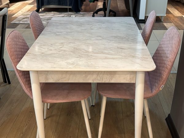 İstikbal Marble Açılır Masa + 4 Sandalye (Teşhir)